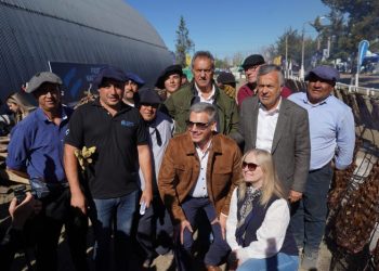 Menos carga tributaria, integración con Chile y más: los anuncios de Cornejo en la Fiesta de la Ganadería de Alvear