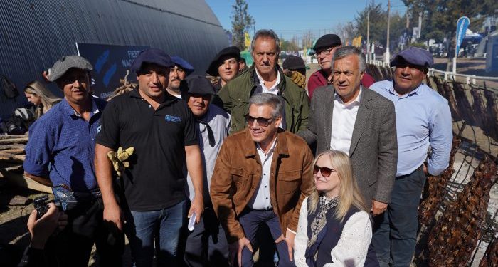 Menos carga tributaria, integración con Chile y más: los anuncios de Cornejo en la Fiesta de la Ganadería de Alvear