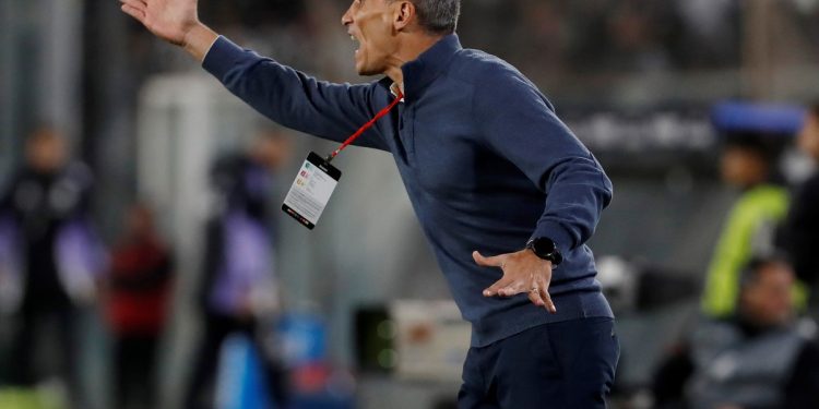 Paliza en la Copa Libertadores: Fortaleza goleó 4-0 a Colo Colo y alcanzó a Racing en la tabla