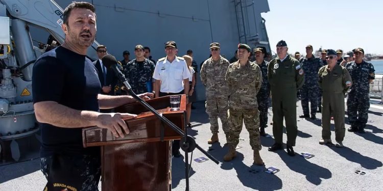 Según el SIPRI, Argentina bate su propio récord a la baja en presupuesto para la defensa y es lejos, el mas bajo de la región, que lo incrementó