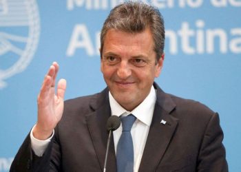 Apareció Massa y busca pegarse al Papa: la elección de León XIV “es una gran noticia en este mundo polarizado y hostil”. Del arquitecto Mosca no habló