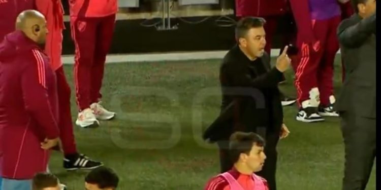 Video: Gallardo, confundido, pidió un penal más