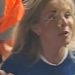 Video: una estrella de Only Fans fue expulsada de la tribuna del Chelsea