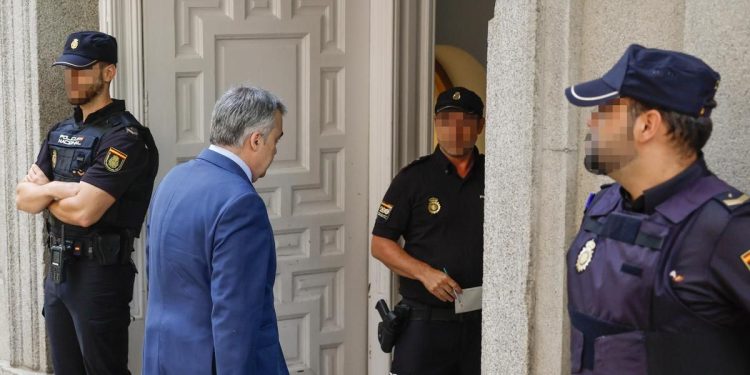 Corrupción: Ingreso en prisión de Santos Cerdán sacude al PSOE por caso de coimas, audios y prostitución