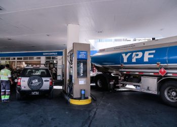 Si trasnochas o madrugas, con YPF ahorrarás: Descuentos nocturnos o de madrugada en combustibles