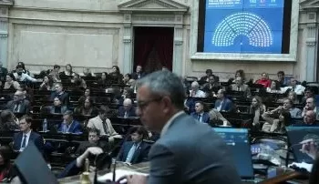 La oposición aprobó aumentos a jubilados y prórroga de moratoria pese a advertencias de veto presidencial