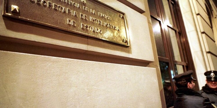 SIDE: No saben, no pueden y…no quieren.