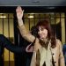 Cristina Kirchner recibió el fallo en su despacho del PJ y se prepara para cumplir la condena en su departamento de Constitución. “Quieren mi foto esposada”