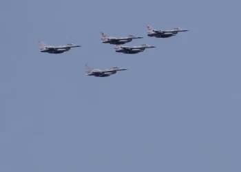 Israel intensifica su ofensiva y destruye fabrica de centrifugadoras y nuclear programa balístico clave en Irán. Cuadro de situación.