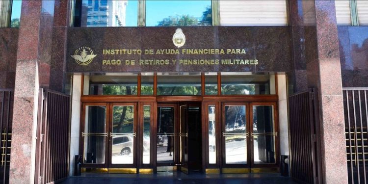 Francisco Adorni, hermano del vocero presidencial, asume la conducción del IAF, la caja previsional de las FFAA