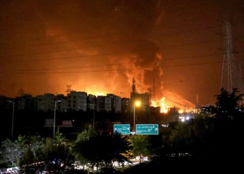 Arde Teherán: Irán volvió a tacar e Israel multiplico su respuesta atacando el ministerio de defensa y refinerias