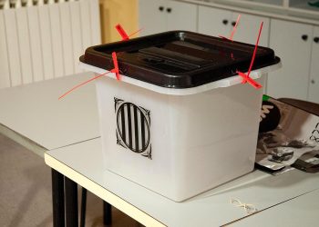 La Audiencia de Barcelona amnistía a 40 ex altos cargos del Govern de Puigdemont por la organización del 1-O