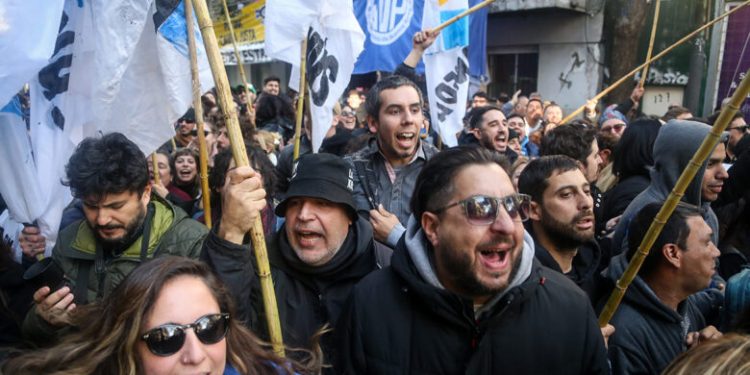 El PJ y la CGT preparan marcha en apoyo a Cristina Kirchner y crecen las tensiones con el Gobierno por la seguridad