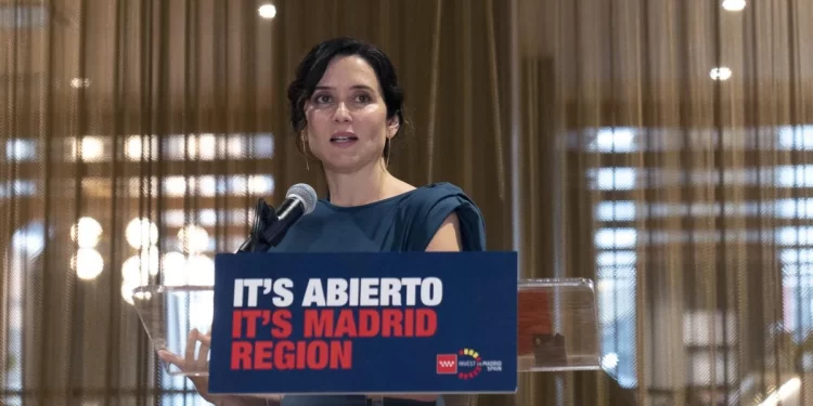 Ayuso, sobre Sánchez en la OTAN: «Al mundo le ha quedado hoy claro que el Gobierno va como pollo sin cabeza»