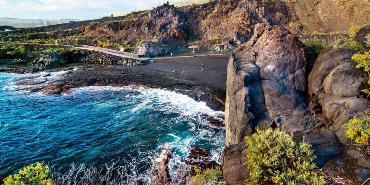 La cala de La Palma que está rodeada de plataneras y acantilados: dónde está y cómo llegar