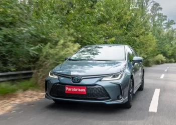 Cancillería gastó 183 millones de pesos en autos blindados de alta gama y choferes