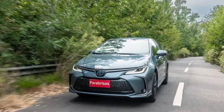 Cancillería gastó 183 millones de pesos en autos blindados de alta gama y choferes