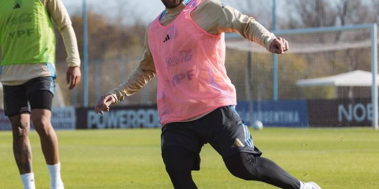 Con el capitán Messi, asado y tarde libre, así arrancó la Scaloneta la semana previa a Chile…