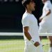 Con elogio incluido y cinco horas de duelo, Carlos Alcaraz le ganó a Fabio Fognini en la primera ronda de Wimbledon