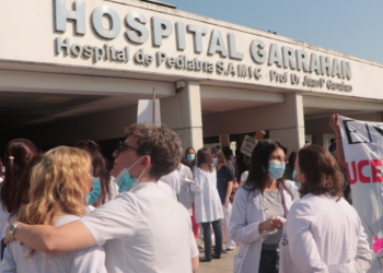 Continúa la lucha en el Garrahan: 200 renuncias y denuncias de aprietes a los médicos