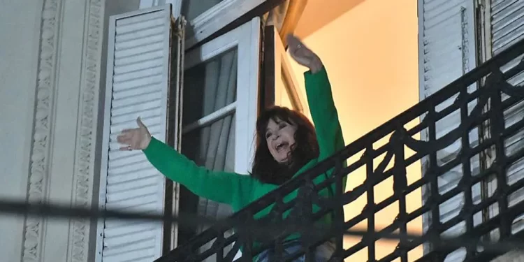 La “exitosa abogada” carece de comprensión de texto: Desafía al TOF2 y se confunde respecto a sus “derechos políticos”. ¿Cínica o psicópata?