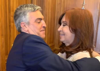Un payasesco Dalbón confirma prisión domiciliaria para Cristina, celebra victoria judicial y luego borra el Twit. Era fake News