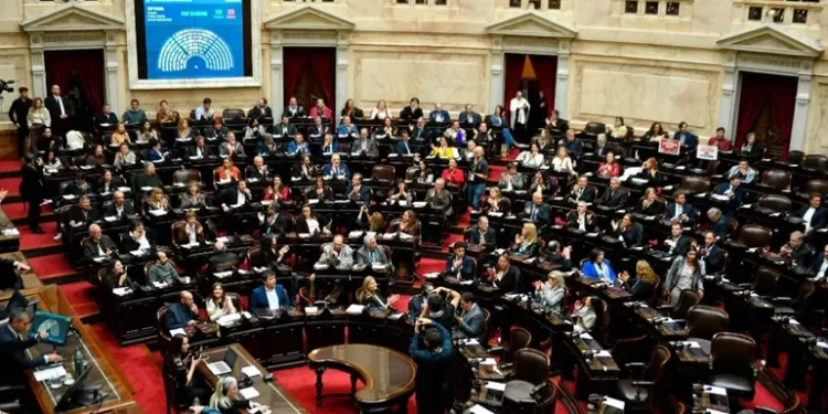La oposición logró quórum y avanza con proyectos para mejorar los haberes jubilatorios y declarar la emergencia en discapacidad