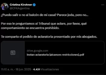 El primer posteo de Cristina Kirchner presa: “¿Puedo salir o no al balcón de mi casa?”