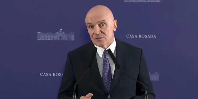 Video: Espert insultó a Florencia Kirchner, fue abucheado y se retiró escoltado