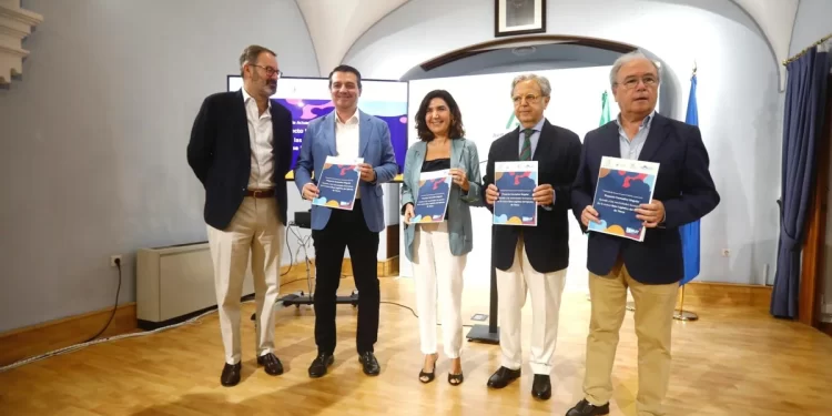 La Junta de Andalucía formará a 7.000 personas en 110 especialidades para empresas auxiliares a la Base Logística del Ejército en Córdoba