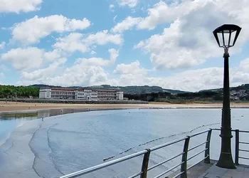 Este es el pueblo del País Vasco más barato para alquilar una casa en la playa este verano