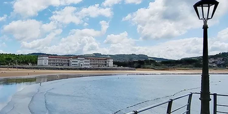 Este es el pueblo del País Vasco más barato para alquilar una casa en la playa este verano
