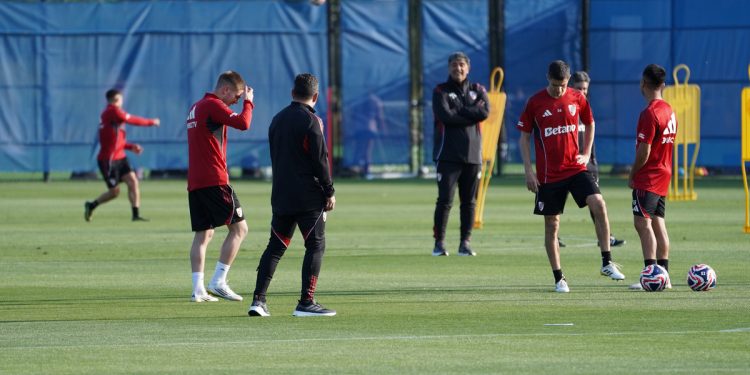 Idas y vueltas del pase de Mastantuono