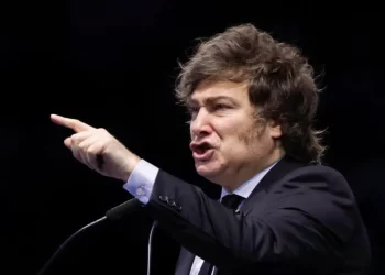 Milei prometió en Madrid que la inflación “será historia del pasado” en 2026 y disparó contra el periodismo