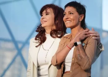 La Cámpora tensiona con Kicillof y exige respetar la conducción de Cristina Kirchner en el armado electoral