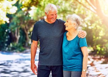 Ni frutas ni alimentos mágicos: cardiólogo que trabaja con “superancianos” reveló el hábito que ayuda a vivir muchos años