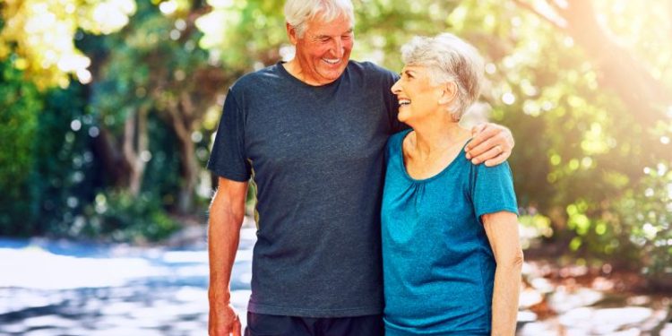 Ni frutas ni alimentos mágicos: cardiólogo que trabaja con “superancianos” reveló el hábito que ayuda a vivir muchos años