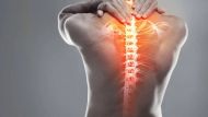 Adiós al dolor de espalda: seis posturas fáciles para estirar los músculos y evitar las contracturas