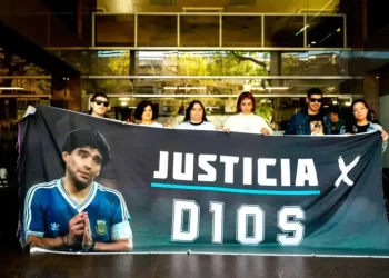 Piden investigar a Makintach y a los otros dos jueces del caso Maradona por el documental