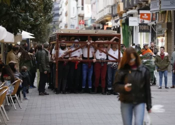 Cambios en la carrera oficial, más formación cristiana y evitar el protagonismo: las sugerencias de los costaleros de Córdoba