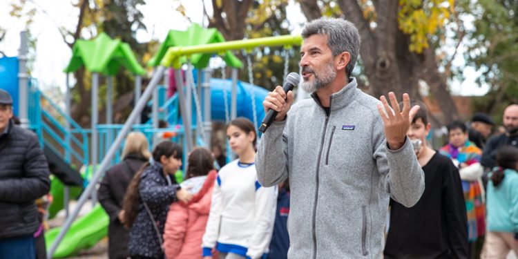 Ulpiano Suarez dejó inaugurada una remodelada plaza de la Sexta Sección junto a vecinos