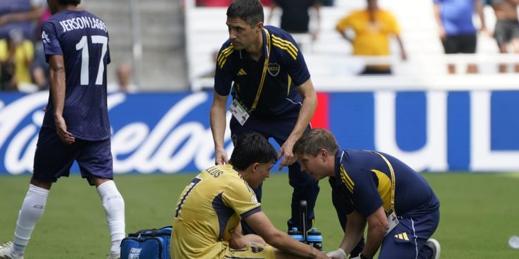 Zeballos, regreso al 11 y cambio rápido por lesión antes del primer gol de Boca