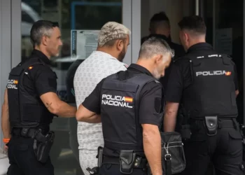 Prisión para el familiar de la novia que lanzó un machetazo a un pariente del novio en la reyerta gitana de Ribeira