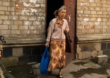 Ucrania evacúa civiles en Donetsk ante el avance ruso y el recrudecimiento de los bombardeos