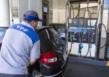 YPF aplicará desde esta medianoche un aumento del 2,5% en el precio de los combustibles y es mucho más alto que la inflación
