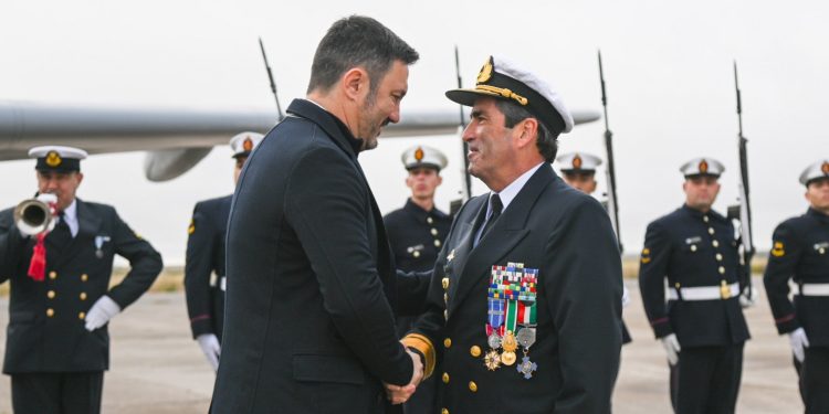 Petri desplazó a los directores militares del IOSFA para colocar figuras más dóciles tras las fallidas gestiones de sus aliados Sagás y Fiochi.