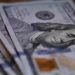 El dólar oficial alcanzó los $1.300 pese a la intervención oficial y marca un nuevo récord nominal
