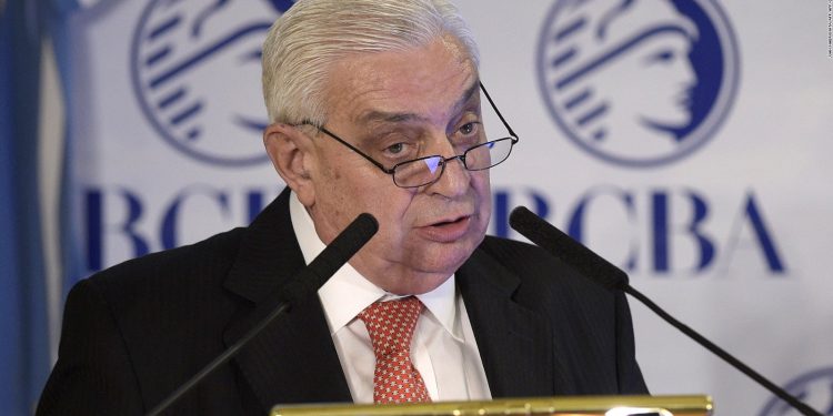 El Presidente de la Bolsa de Comercio, Adelmo Gabbi, respaldó a Milei pero pidió “cambiar algunas formas”