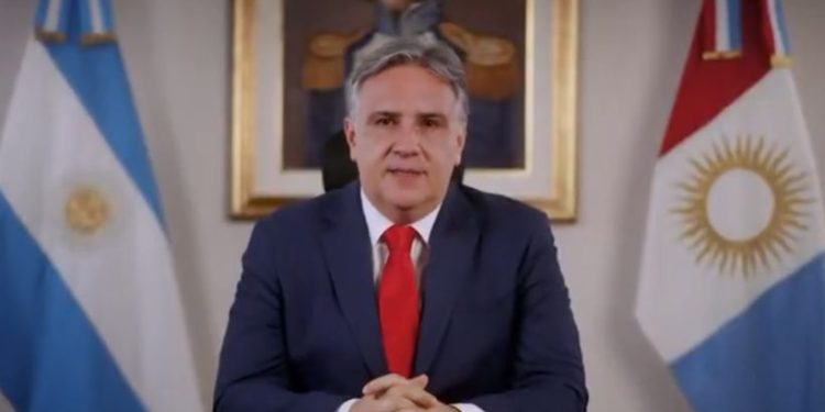 Llaryora aumenta 84% la jubilación mínima provincial con fondos transferidos por Nación