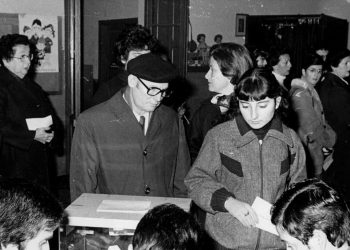 Un sí abrumador a la Constitución y a una nueva etapa de España